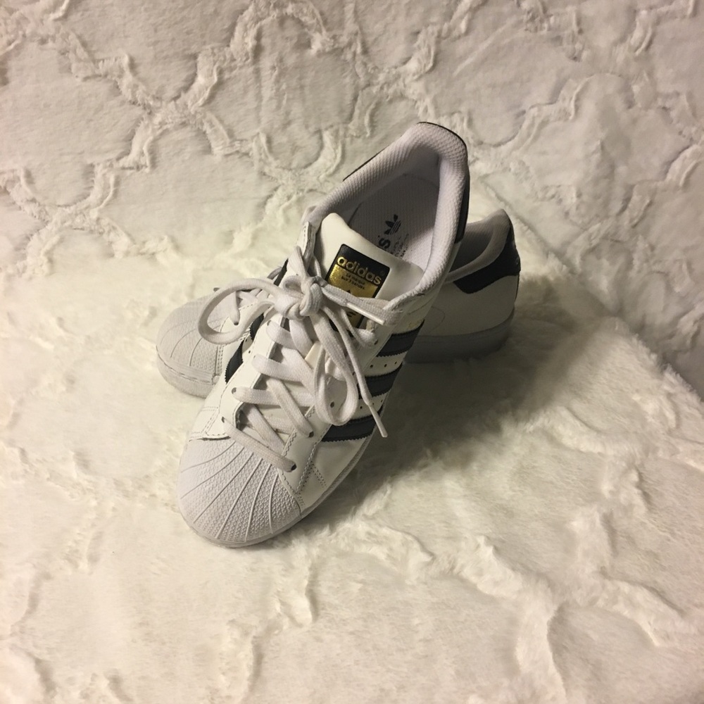 Adidas superstars